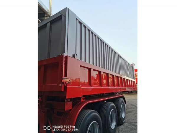 箱中箱后翻自卸車(chē)