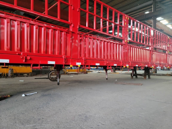 骨架式側翻半掛車