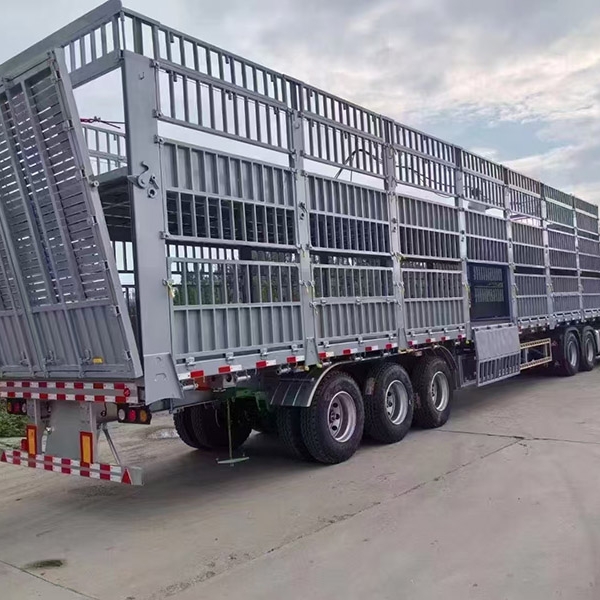 畜牧運輸半掛車