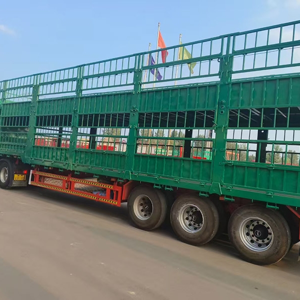 畜牧運輸半掛車