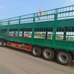 畜牧運輸半掛車