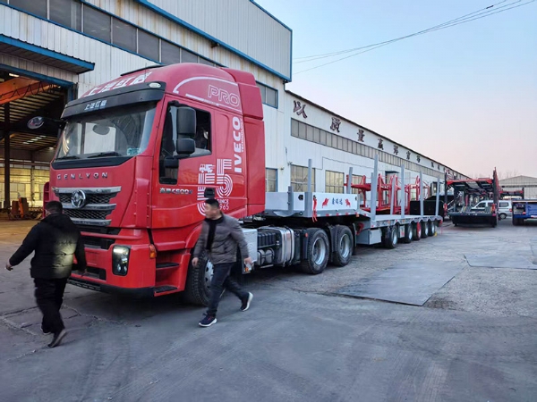 出口低平板半掛車