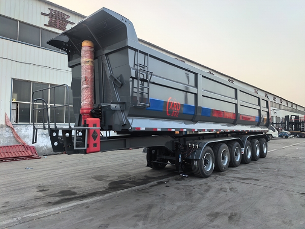 后翻式自卸半掛車(chē)