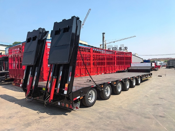 低平板半掛車